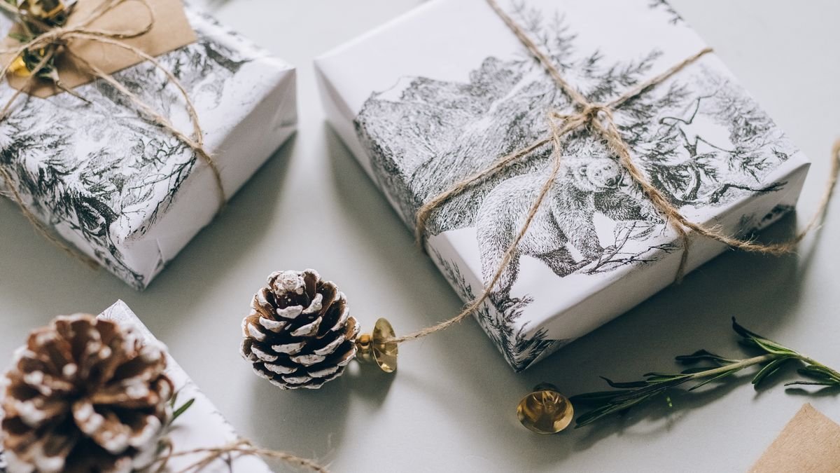 How to Avoid Overspending During the Holidays